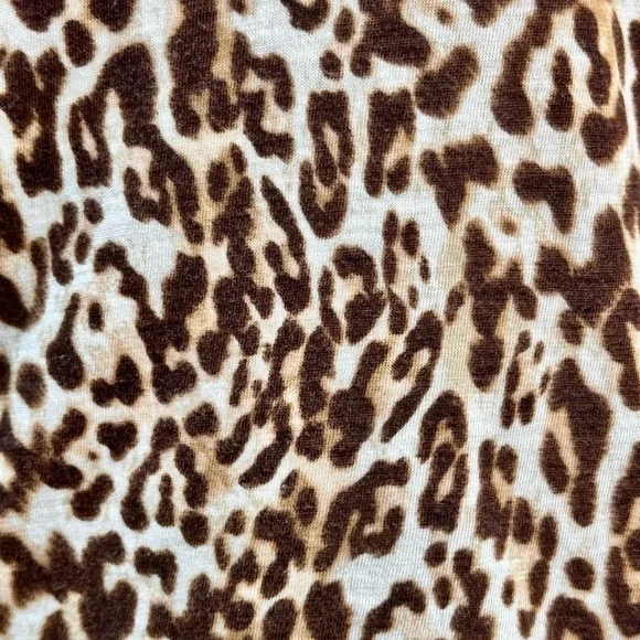 NWOT- Women’s Leopard Print Banana Republic Cozy Slub T shirt size XS - Picture 3 of 7